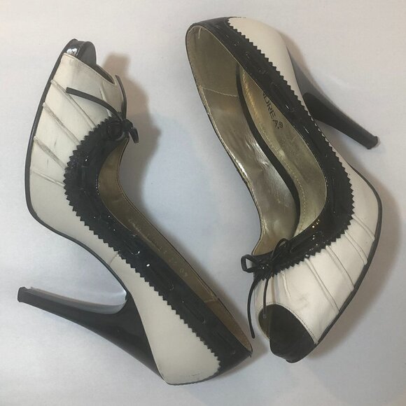 ANDREA Heels Women's Size 7.5 Cream Black Peep Toe Shoes - Picture 9 of 11